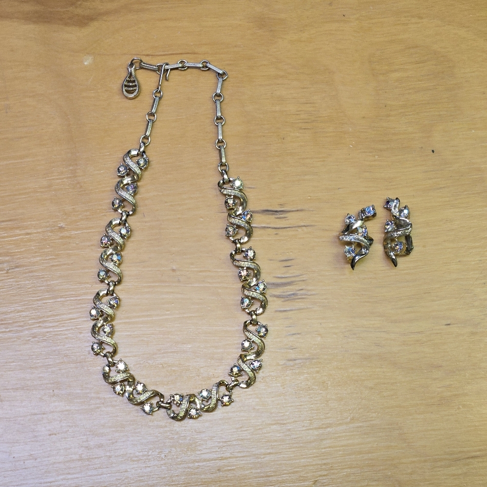 Coro vintage gold tone with irredescent stones necklace & clip on earrings